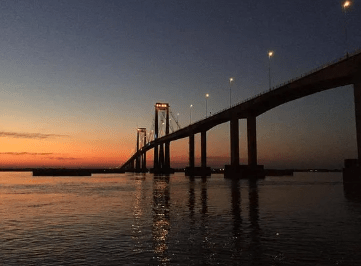 Demoras en el Puente General Belgrano por automóvil detenido