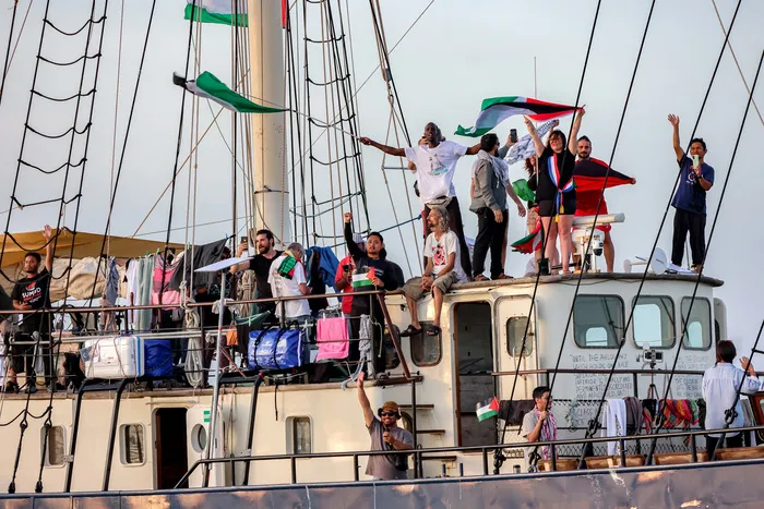 Una flotilla nutrida navega en camino a Gaza