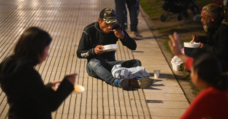 Una por una, cuáles son las ciudades más pobres del país