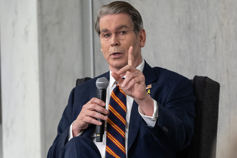 Las promesas de Bessent ya no ocultan el derrumbe