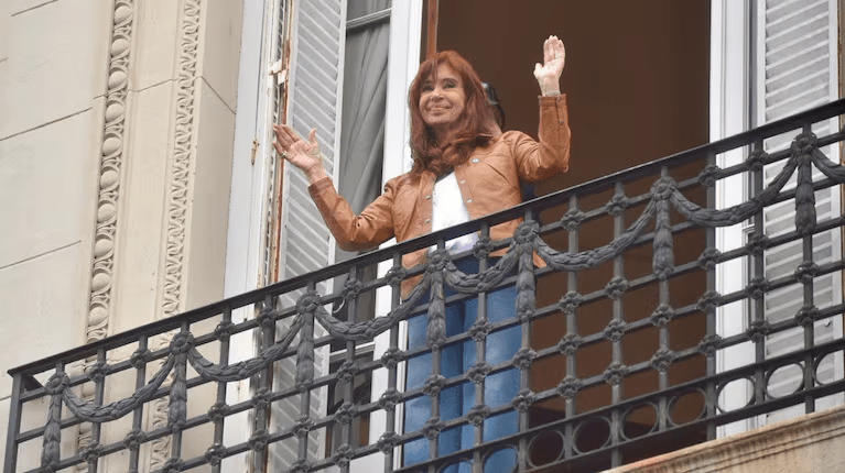 Vialidad: la fiscalía volvió a reclamarle al Tribunal que subaste de forma inmediata los bienes de CFK