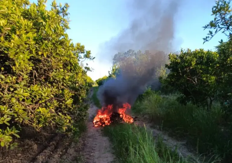 Recorría la quinta con su cuatriciclo y este se incendió por completo