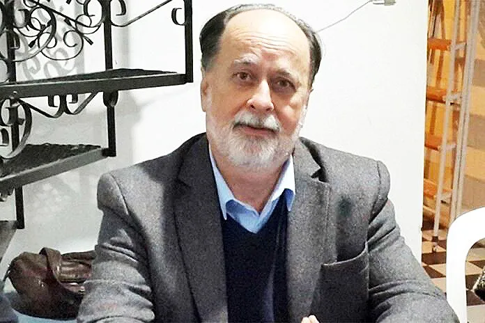 ALEJANDRO CARBÓ ADVIRTIÓ QUE NO ESTÁ NI EN BLANCO NI AUSENTES AL COMPROMISO