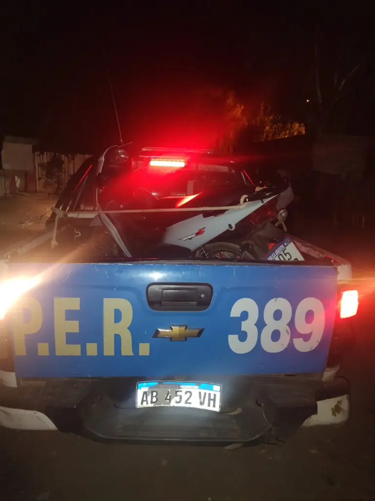 Encuentran en la calle una moto que había sido denunciado como robada.