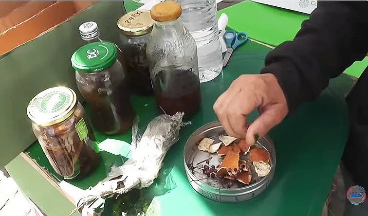 El municipio enseña a fabricar un ahuyentador natural de mosquitos