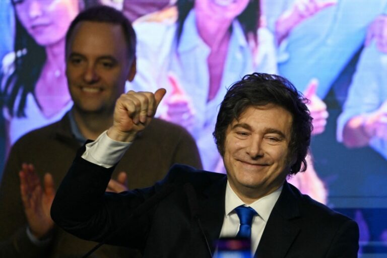 El presidenteJavier Milei se reúne este lunes con su nuevo Gabinete