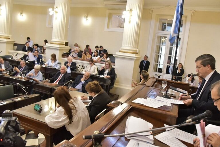 Es Ley el Recupero de Gastos en Salud Pública provincial