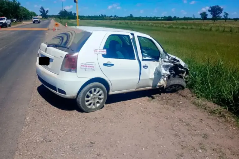 Un conductor alcoholizado y otro sin licencia chocaron: retuvieron los vehículos