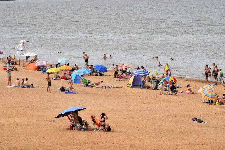 Colón inauguró la temporada estival 2025/2026