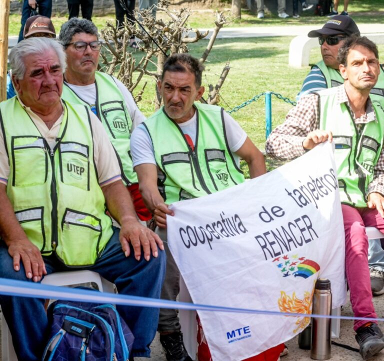 Los tarjeteros esperan respuestas