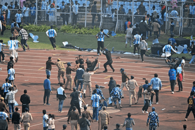 La visita de Lionel Messi en India terminó en caos.