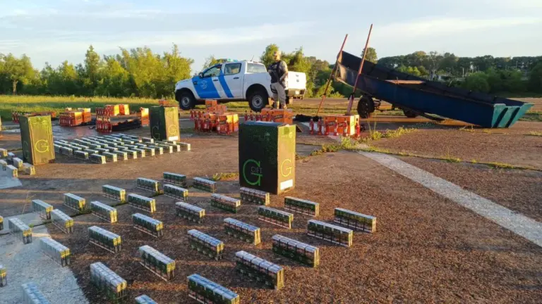 Prefectura abortó un millonario contrabando de cigarrillos que pretendía ser trasladado ilegalmente a Uruguay