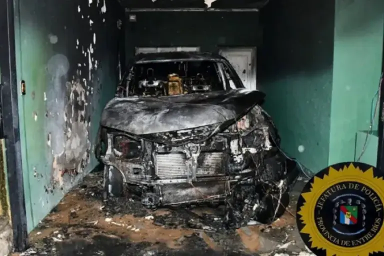 Incendiaron el auto de un abogado hijo de un diputado provincial