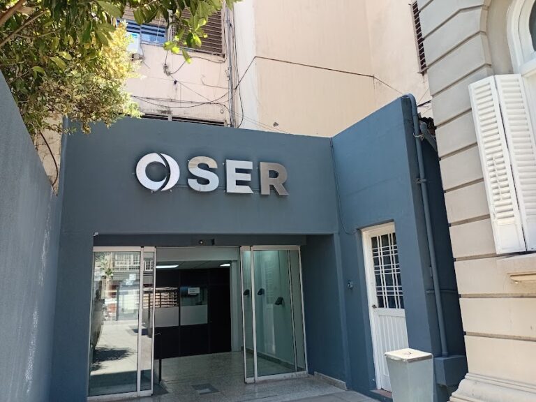 La Federación Médica se entrevista con el Gobernador por la OSER