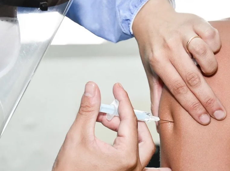 Refuerzan vacunación ante la circulación externa del H3N2