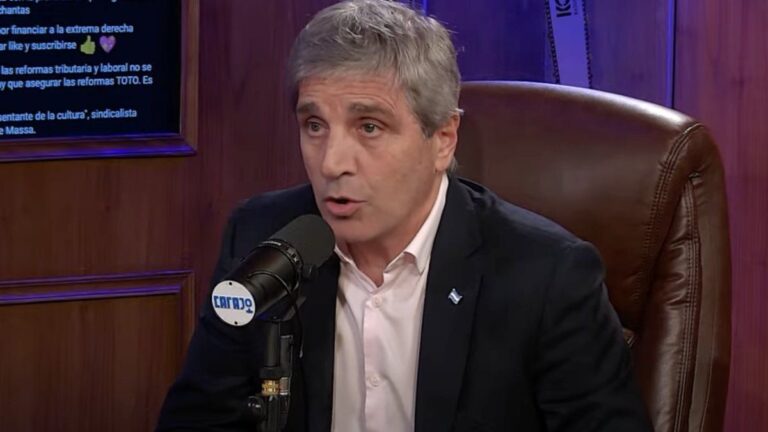 Luis Caputo afirmó que los cambios en el sistema de bandas «no alterarán el precio del dólar»