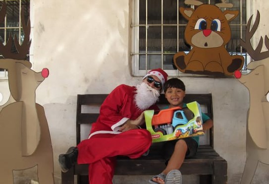 Suma de Voluntades reunió a 400 padrinos para que chicos reciban regalo de Navidad