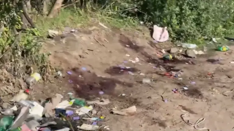 Brutal triple crimen en Las Flores: asesinaron a tiros a tres personas y una quedó internada