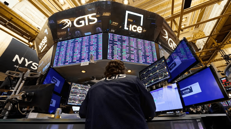 Las acciones argentinas en Wall Street suben 3% tras la sanción del Presupuesto: qué pasa con el riesgo país