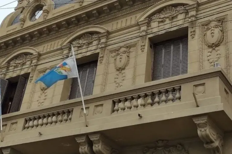 El PJ Paraná criticó la cesantía de cien trabajadores que tenían contrato con el Estado provincial