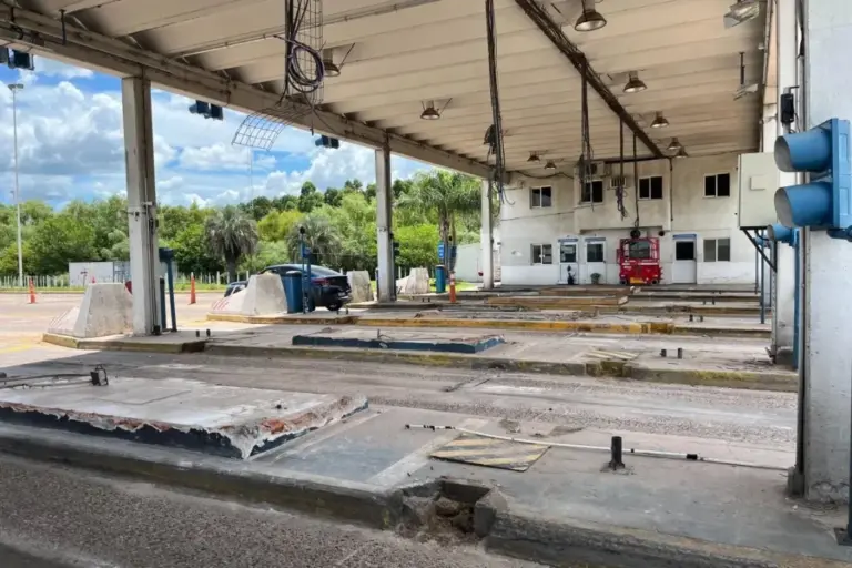 Fueron demolidas las cabinas de peaje en la Ruta 14