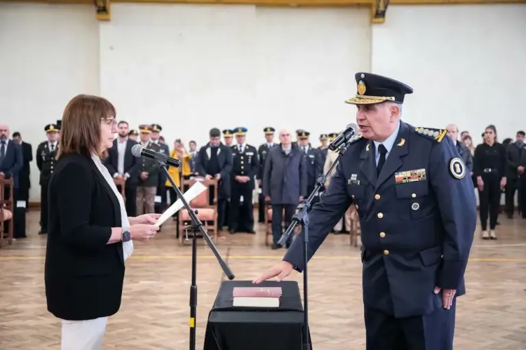 Allanaron al director del Servicio Penitenciario Federal por presuntos vínculos con una empresa que provee comida en mal estado a los presos