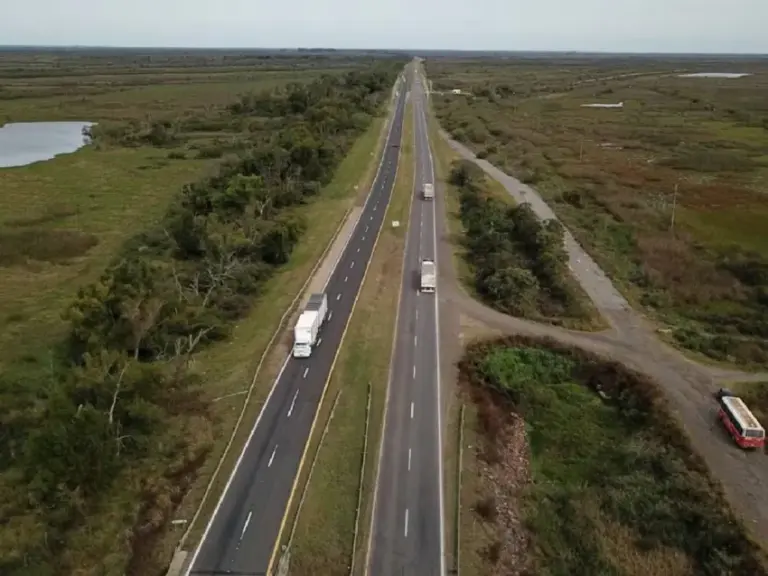 El Gobierno selló los primeros contratos de las rutas 12 y 14