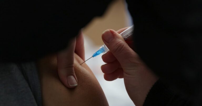 Un estudio revela el principal motivo de rechazo a la vacuna del Covid y descubre una conducta sorpresiva