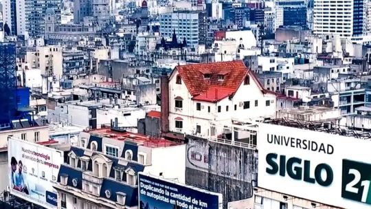 Se vende el histórico «chalet del cielo» frente a Obelisco