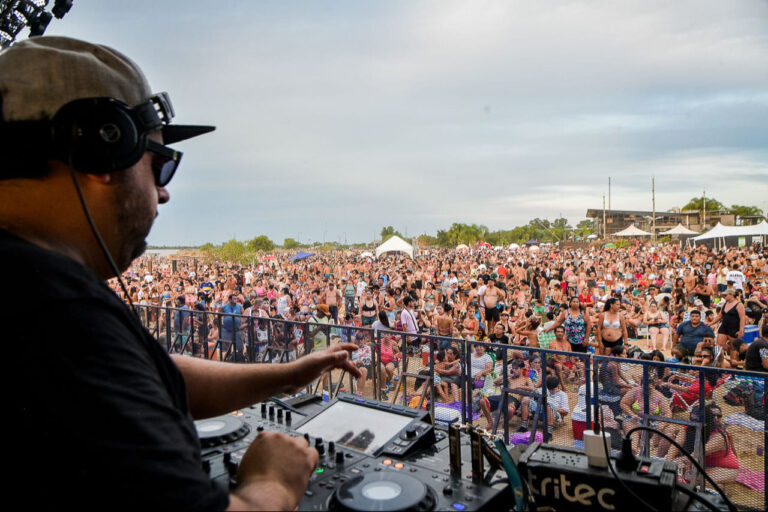 El Thompson vibró con la Fiesta de la Playa