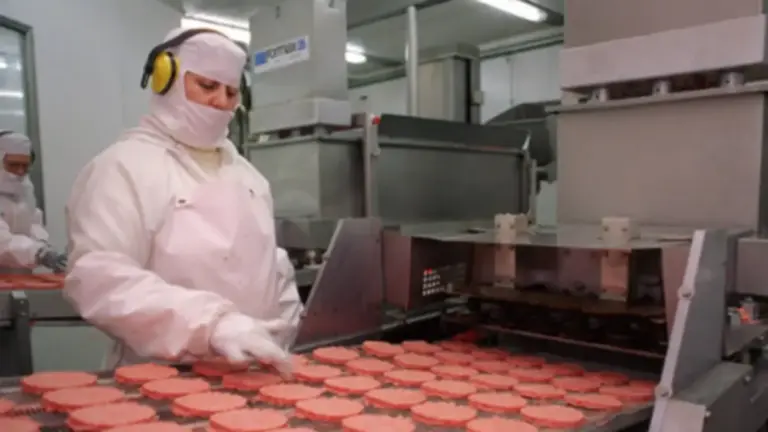 Tambalea Paty, un ícono de la hamburguesa en Argentina: suspendió a 450 trabajadores