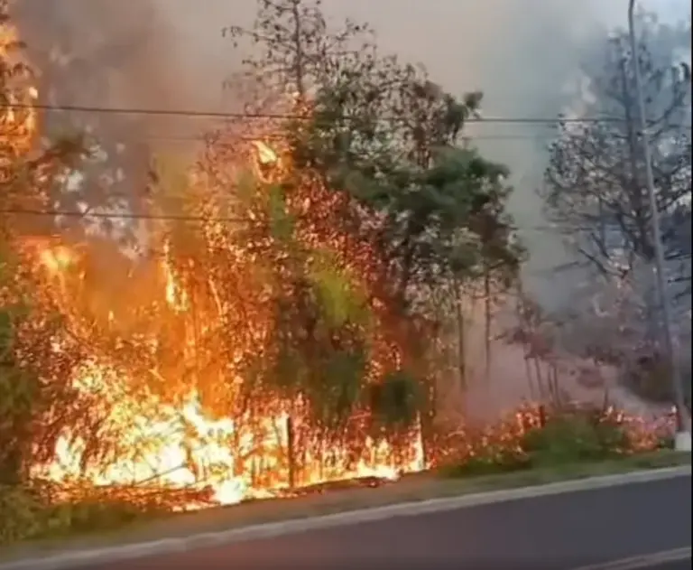 Con un pronóstico sin lluvias a la vista los bomberos deben multiplicarse para atender incendios.