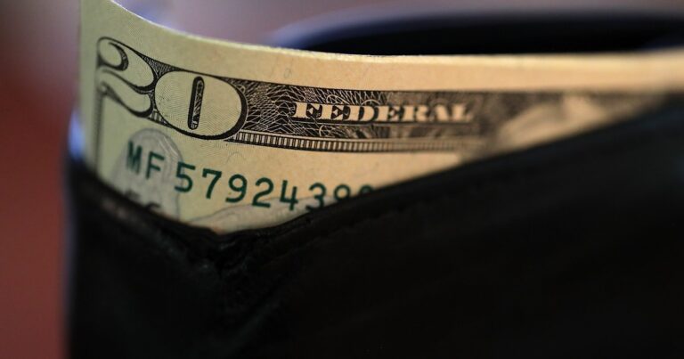 Dólar blue hoy: a cuánto cotiza este viernes 13 de febrero