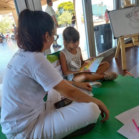 ‘Con lectura, dibujo y juego se olvidaban de ser pacientes para volver a ser niños»