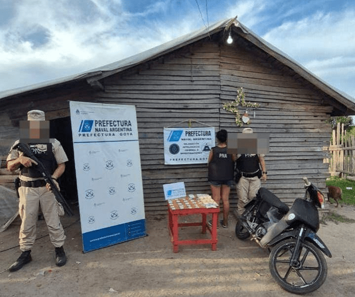 Allanaron kiosco narco: Incautaron droga y dinero