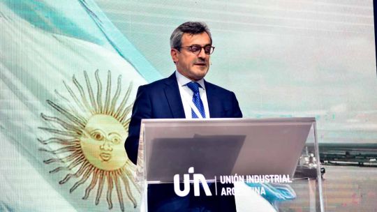La UIA rompe el silencio frente a Milei: exigió respeto y se desligó de «distorsiones estructurales»