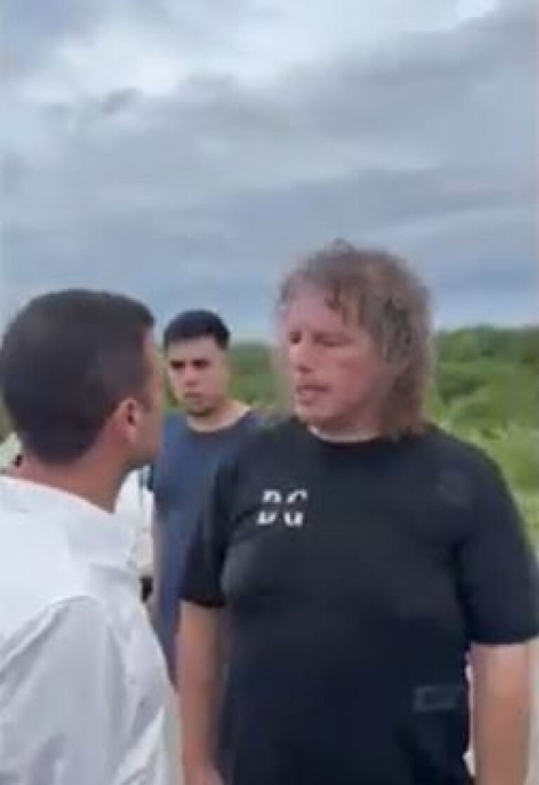 El libertario Pelli quiso repartir colchones a los inundados tucumanos y fue agredido por un hombre cercano a Jaldo