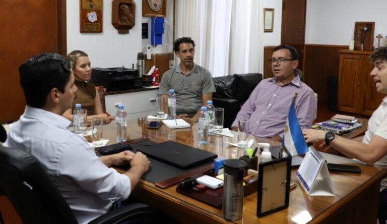 Analizan iniciar en Corrientes una nueva industrialización maderera