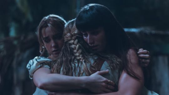Un viaje, un accidente y una mentira compartida: Netflix estrena el thriller español «Esa noche»