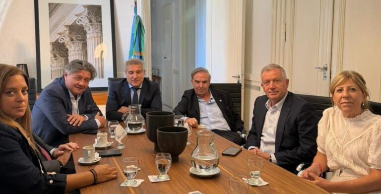 Tras su visita a CFK, Pichetto se reunió con Monzó y dirigentes libertarios: «compartimos la visión de país»