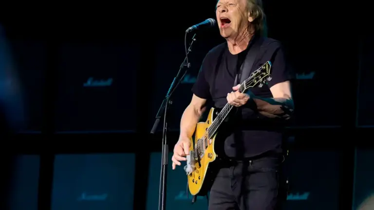 El guitarrista de AC/DC Stevie Young fue dado de alta y ya se prepara para los shows en River