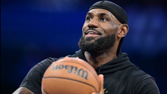 LeBron, Lebron, que grande sos: el imponente LeBron James rompió el récord de partidos en la NBA