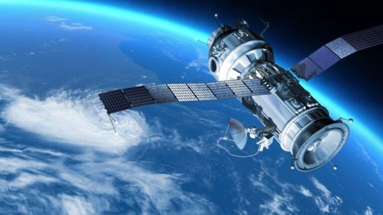 Starlink versus Amazon: dos gigantes que compiten por el mundo del internet satelital