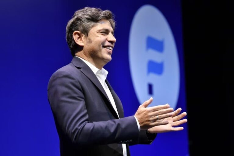Axel consolida su plataforma política con la mira en 2027