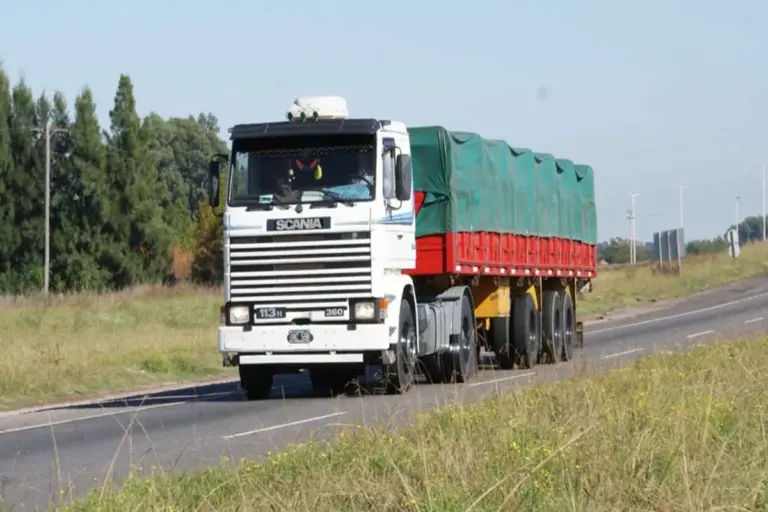 Alerta de transportistas por el desproporcionado aumento del combustible que pone en riesgo la cadena de abastecimiento