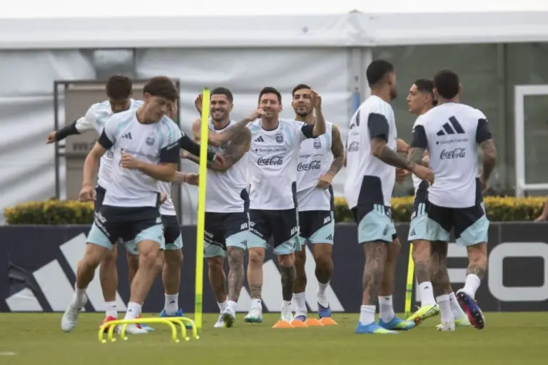 Argentina se prueba con el Mundial en el horizonte: formaciones, hora y TV