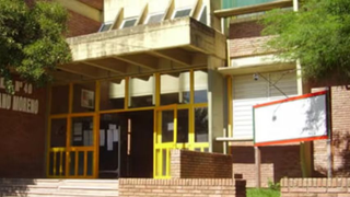 Exterior de la Escuela N°40 Mariano Moreno en San Cristóbal, Santa Fe.
