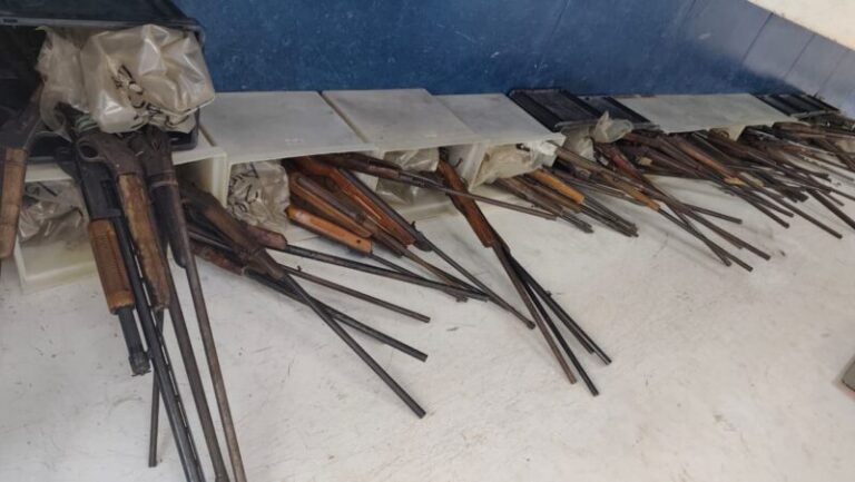 Operativo de traslado de armas decomisadas para destrucción en Corrientes