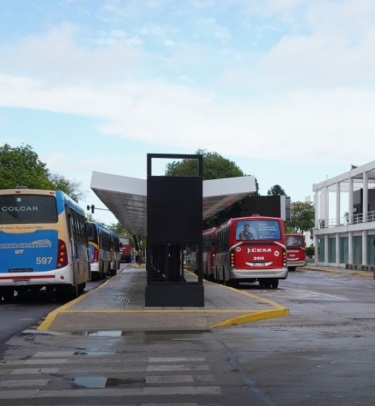 Colectivos de la línea urbana en la ciudad de Corrientes
