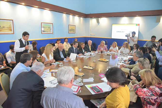 Reunión del Consejo de Crecimiento Económico y Desarrollo Social en la Casa de Gobierno de Corrientes